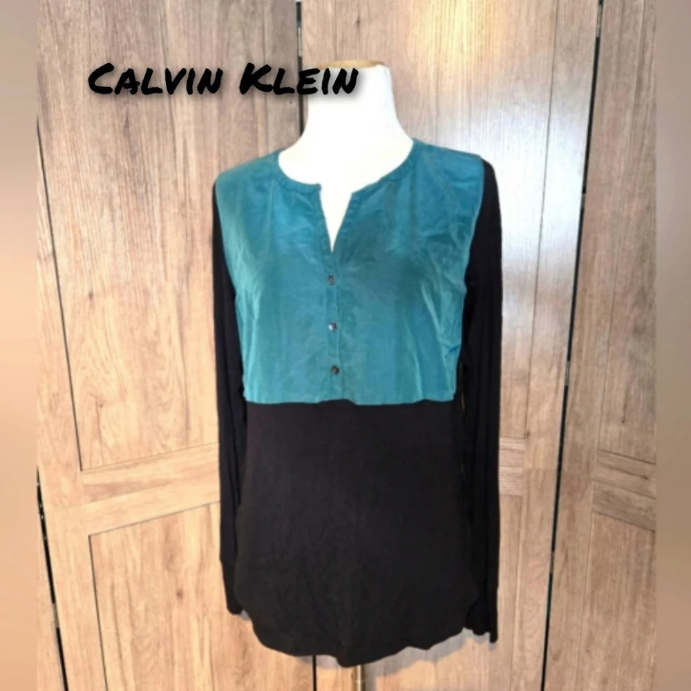 Calvin Klein women Green Black Blouse top with long sleeve